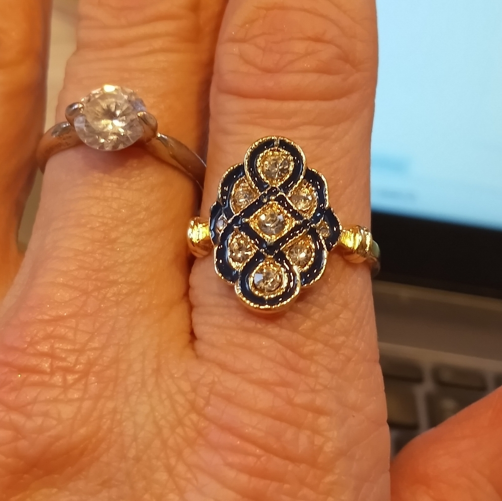 gorgeous rhinestone and black ring